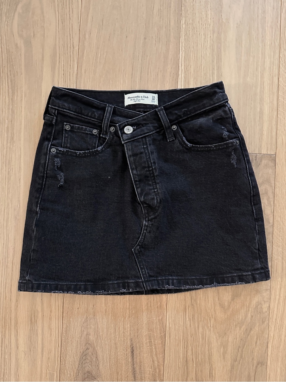 Abercrombie & Fitch ‘90s Black Crossover Waistband Denim Mini Skirt size 24
